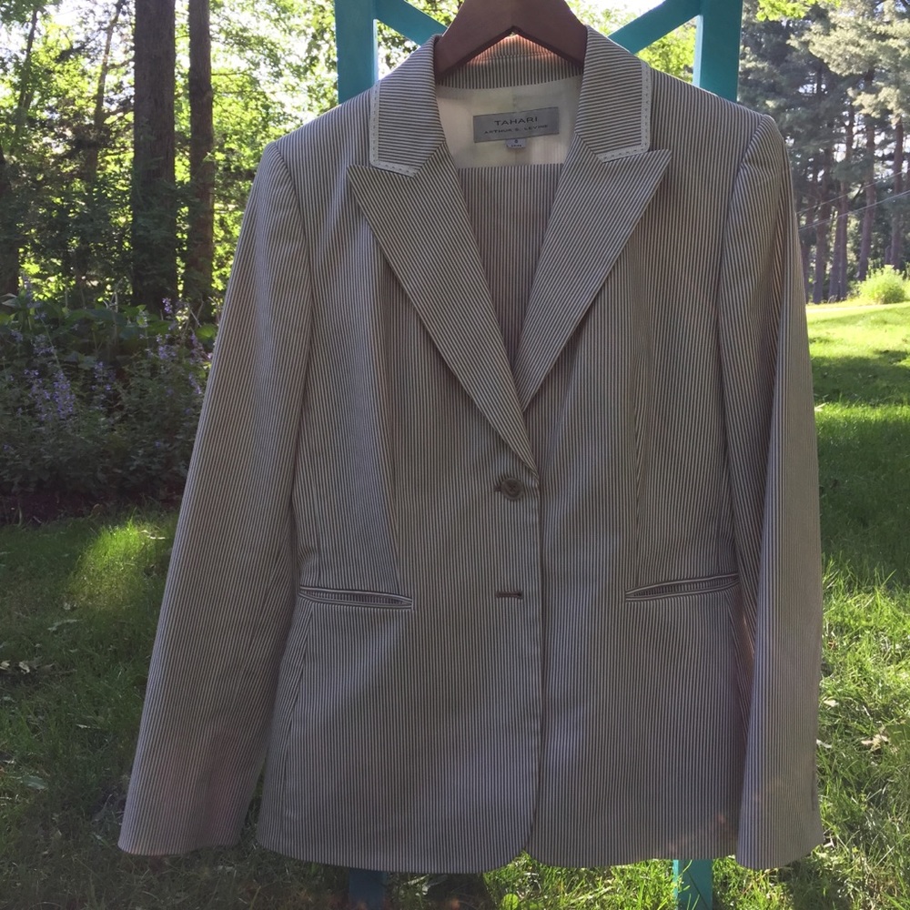 Beautiful summer suit by Tahari